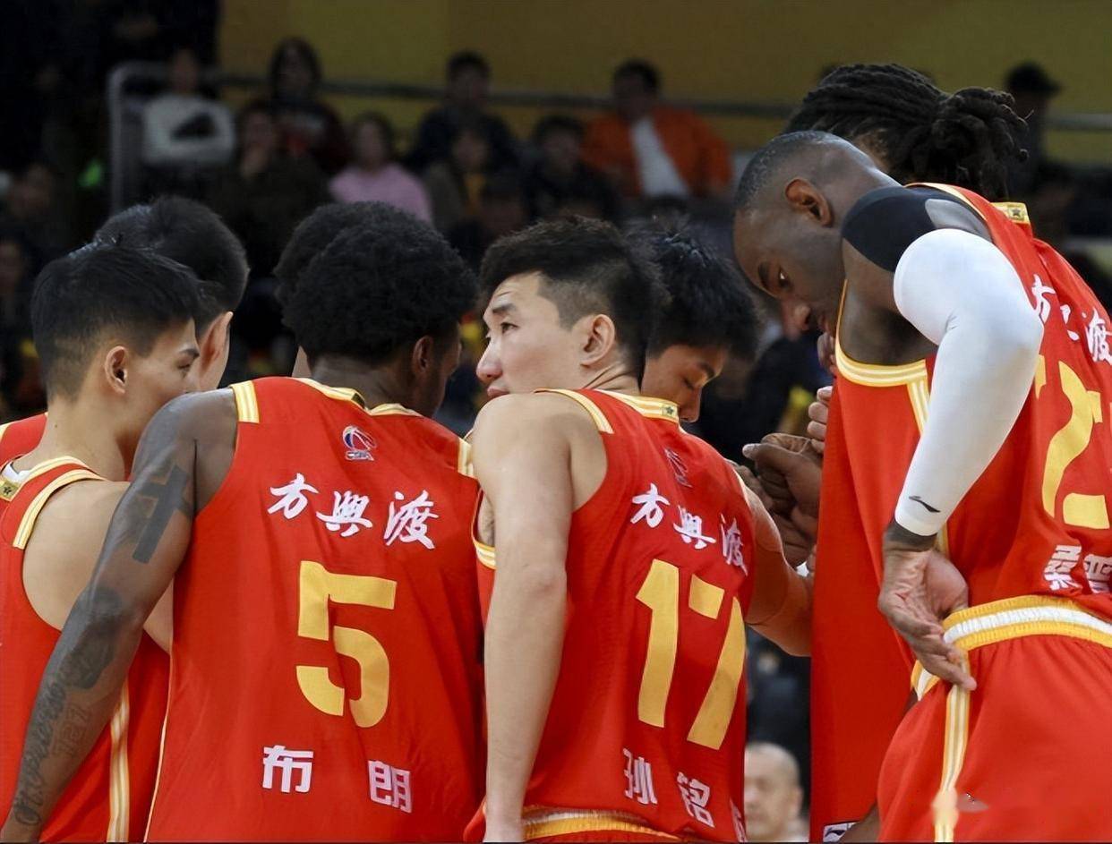 九游体育网站-曼联围绕NBA常规赛扳平良机本菲卡防线松动备战CBA季后赛，现场解说直呼：精彩发挥胜负难料 